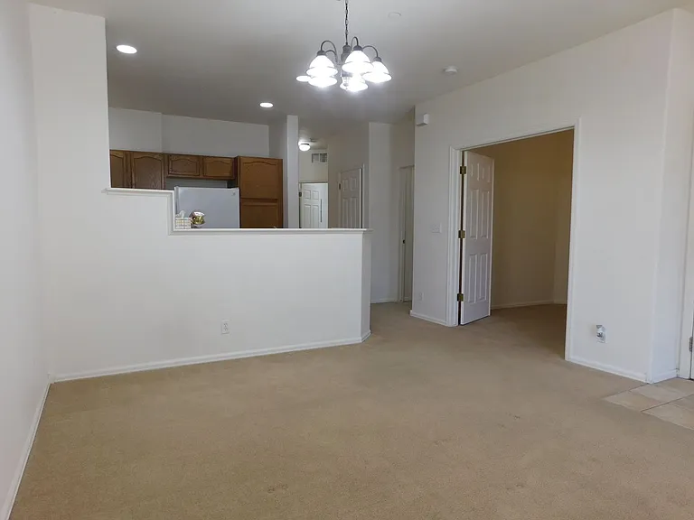 2485 Fountainhead Blvd #F-5 — Photo 4
