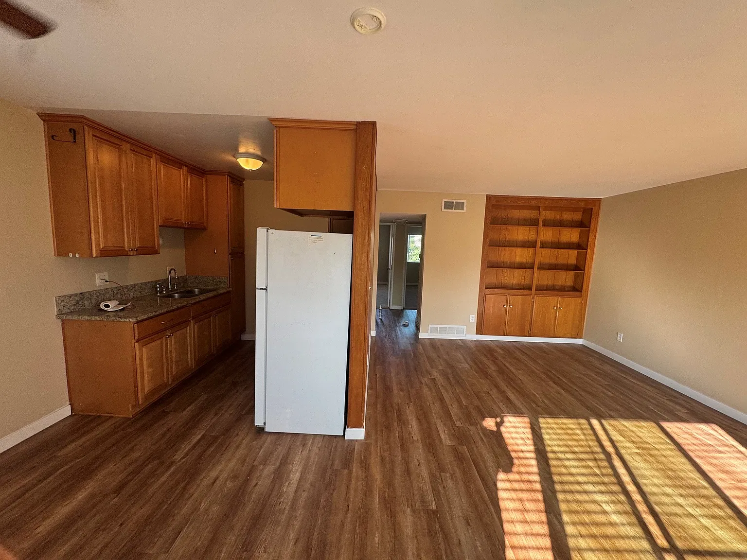 2 bed, 550 sqft, $2,695 — Photo 3