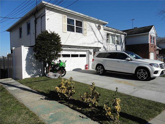 3rd image of 10915 Ditmars Blvd