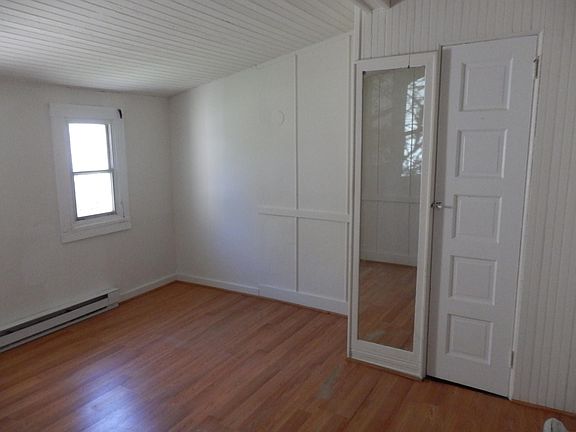 5th image of 31 Tonianne Dr