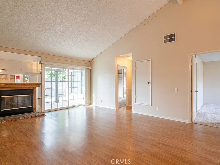 2106 E Wellington Ave — Photo 4