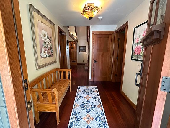 4th image of 121 Flame Tree Rd