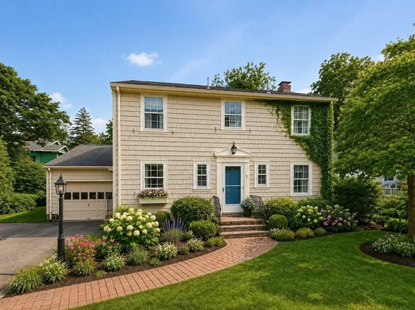 7 Schaller St, Wellesley, MA 02482