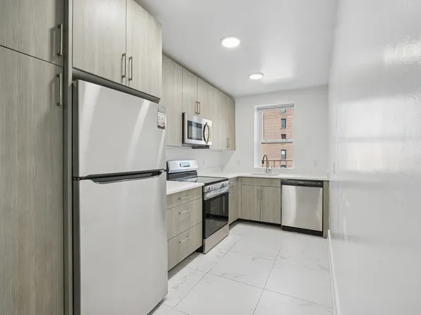 1995 Sedgewick Avenue image 2 of 10