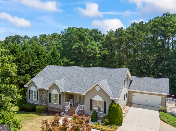 63 Point Rd, Hartwell, GA 30643