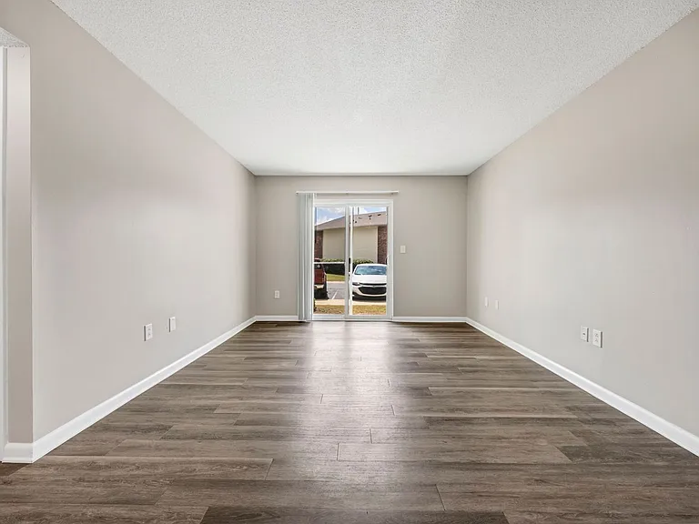 Bentree Apartments — Photo 32