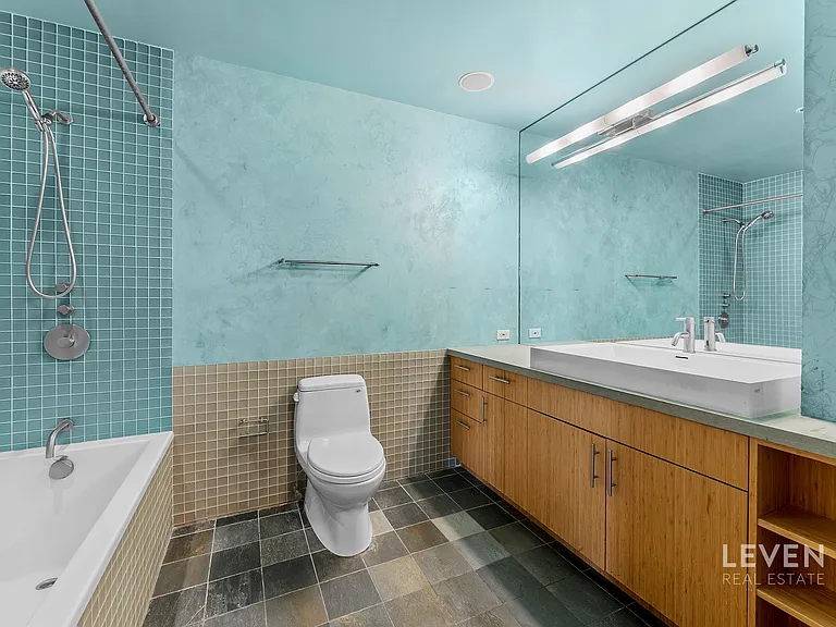 135 W 4th St #PHE — Photo 20