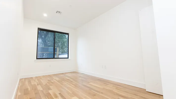 Rented by Nooklyn NYC LLC | media 3