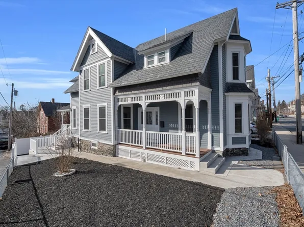 724 Bridge St, Lowell, MA 01850