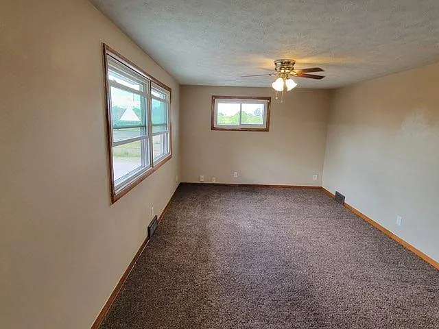 1 bed, 750 sqft, $750 — Photo 3