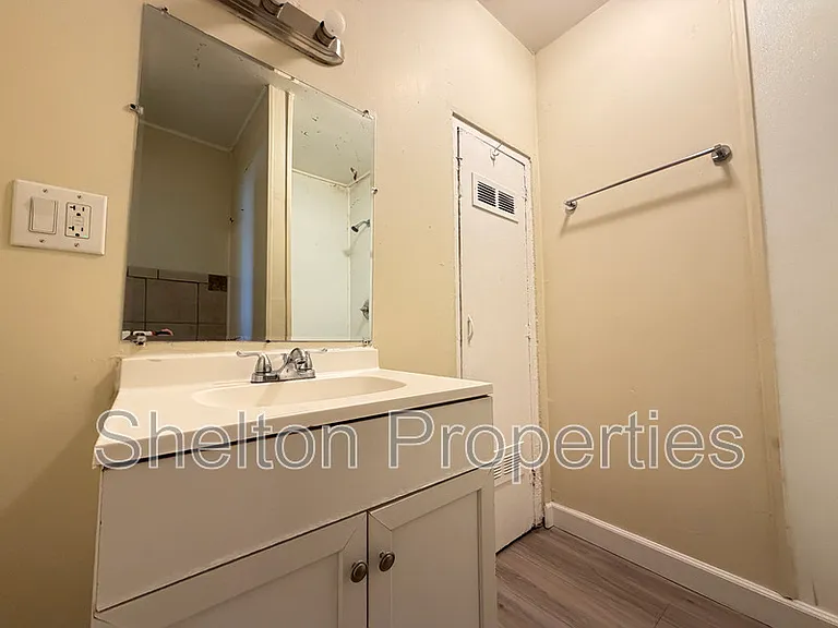 1713 N 31st Pl #3 — Photo 5