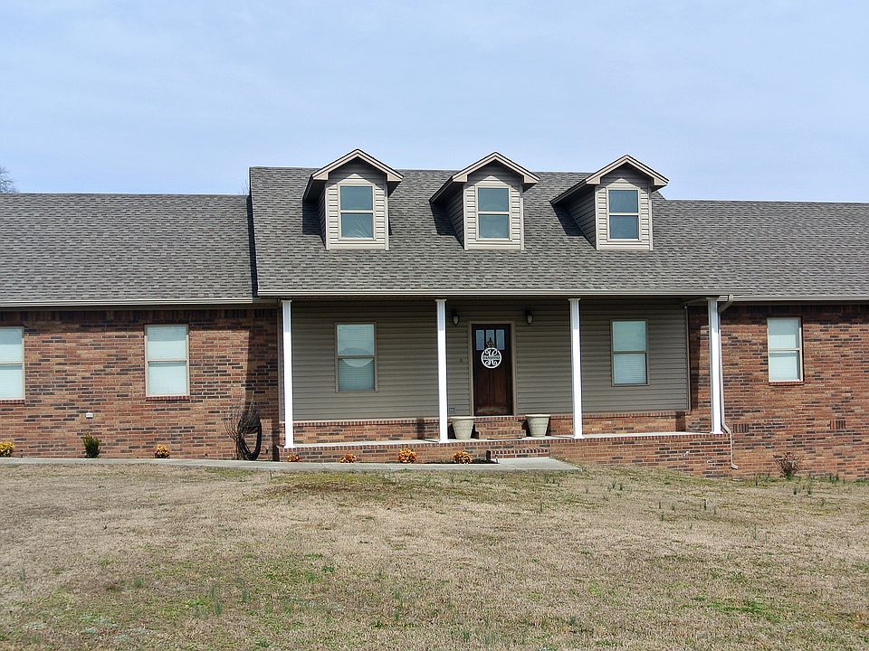 1st image of 740 Stoneridge Cir