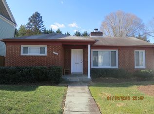 8912 Ridge Pl, Bethesda, MD 20817