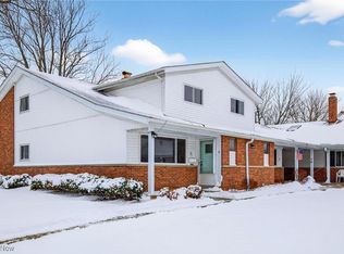 25515 Country Club Blvd #12, North Olmsted, OH 44070