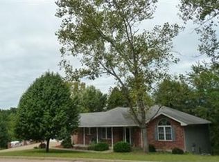 2324 Yorktown Dr, Jefferson City, MO 65109