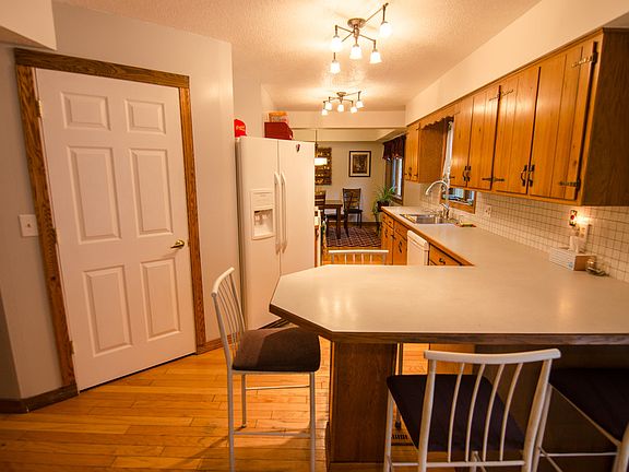5th image of 1933 N Greenmeadow Ct