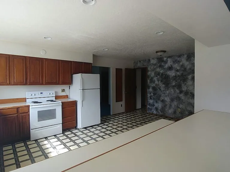 510 SW State St #A — Photo 4
