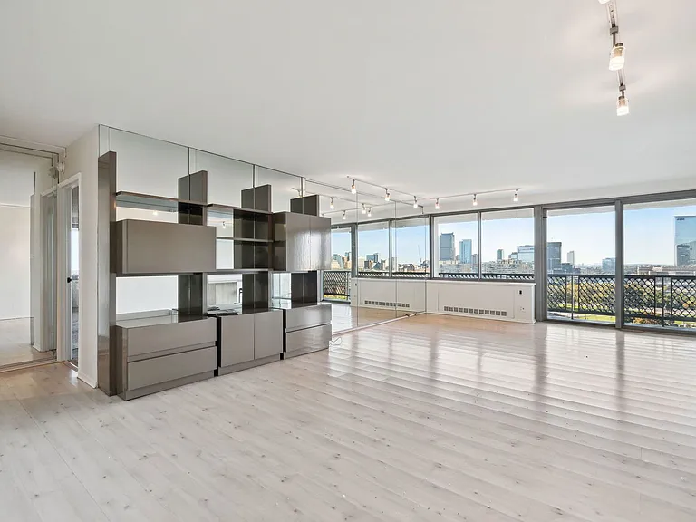 2401 Pennsylvania Ave #15A2 — Photo 9