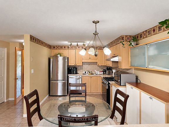 5th image of 208 Activa Ave