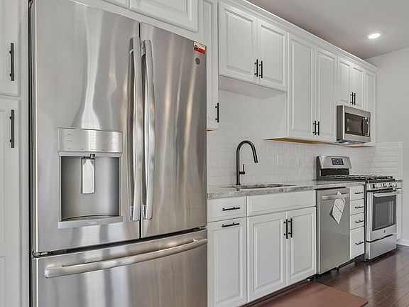 5th image of 23286 Southdown Manor Ter Unit 101