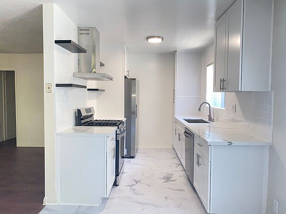 4th image of 7011 Lanewood Ave #X201