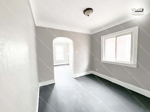 5th image of 4253 W Grand St Unit 3