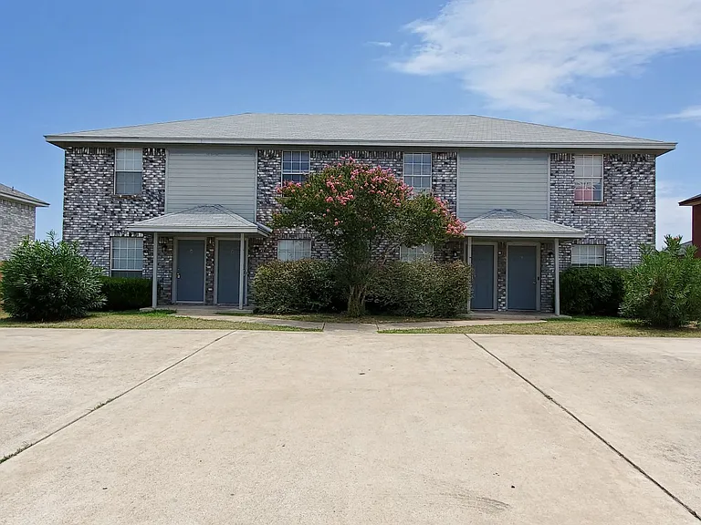 4506 Deek Dr — Photo 1