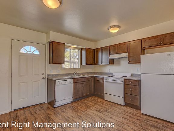 3rd image of 508 1st St APT C