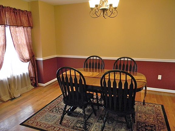 5th image of 16 Stormfield Lane