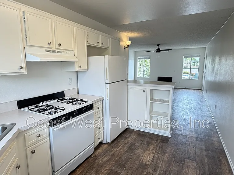 3539 Roosevelt St #E — Photo 4