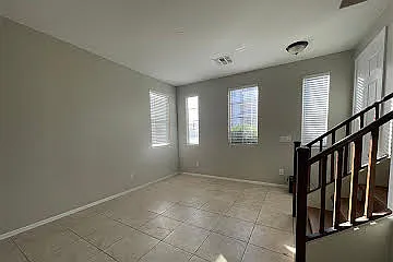 4 bed, 1616 sqft, $2,900 — Photo 2