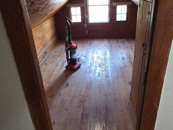 2nd image of 2312 Marion St #B