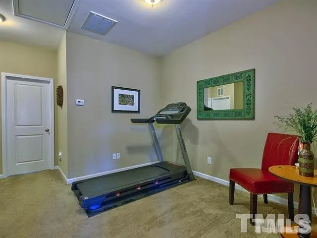 1528 Alemany St — Photo 8