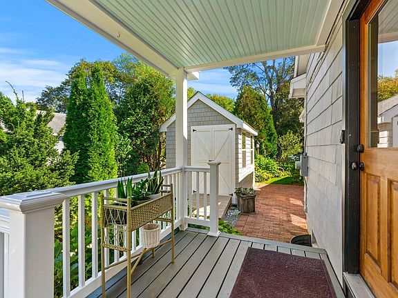 4th image of 29 Linwood St