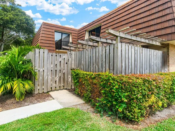 201 2nd Lane, Palm Beach Gardens, FL 33418