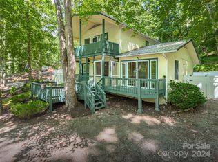 161 Ivy Ln, Maggie Valley, NC 28751