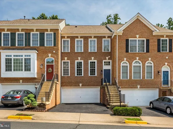 5642 Governors Pond Cir, Alexandria, VA 22310