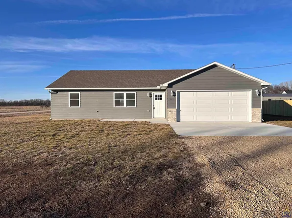 215 Sycamore St, Americus, KS 66835