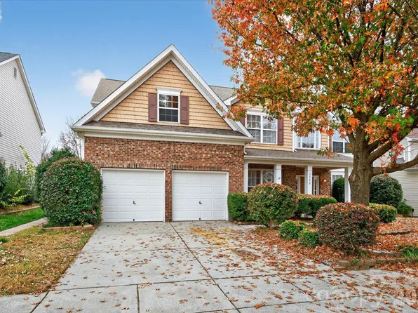 1302 Langdon Terrace Dr, Indian Trail, NC 28079