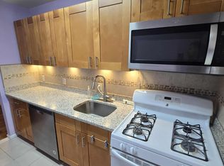 73-55 210th St APT 50, Oakland Gardens, NY 11364