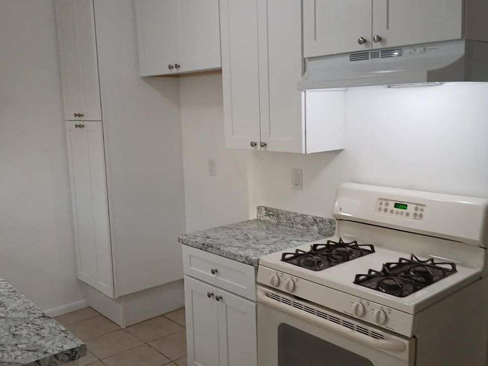 1st image of 1480 N Palm Ave APT B