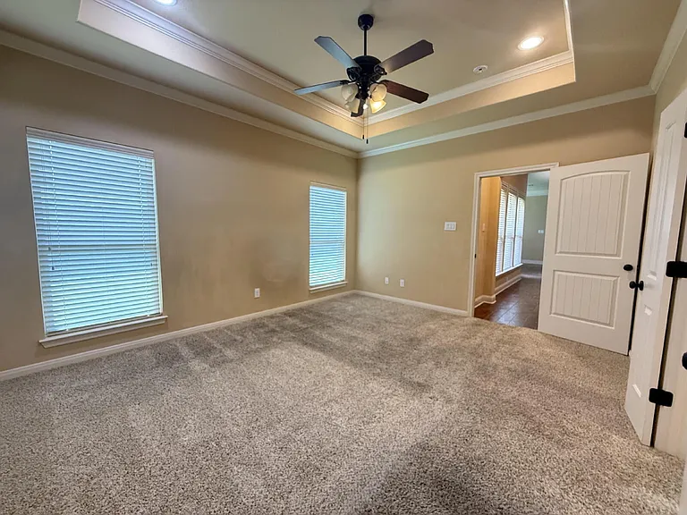 9804 Houston Dr — Photo 15