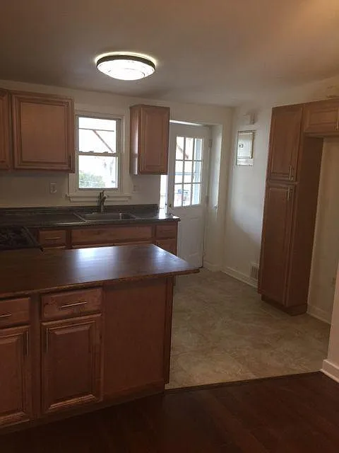 2 bed, $2,300 — Photo 2