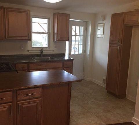 2nd image of 21 2nd Ave APT E
