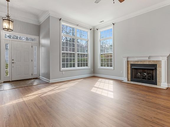 4th image of 110 Colony Rd