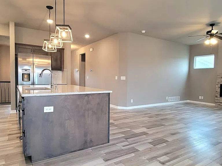 5708 N 181st Ave — Photo 4
