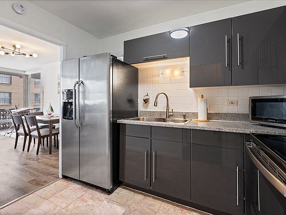 2nd image of 6301 N Sheridan Rd APT 10F
