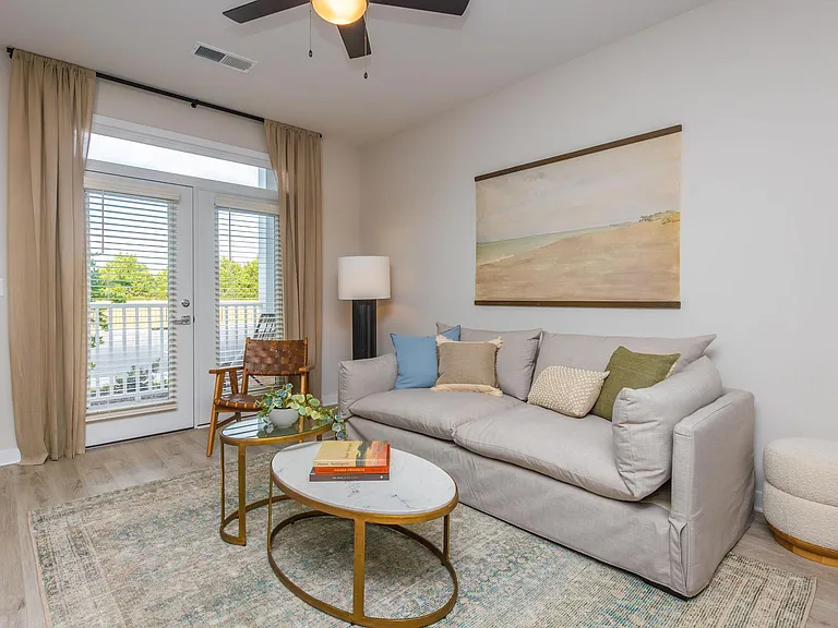 Middle Sound West Apartments — Photo 47
