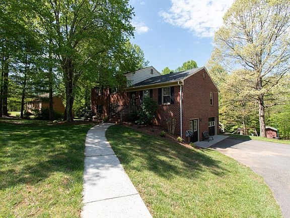 4th image of 327 Fox Crest Dr