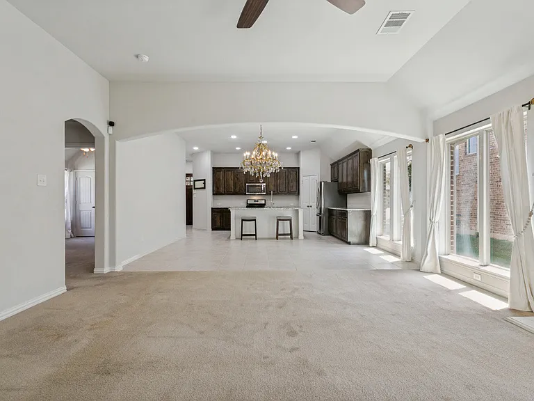 531 Catherine Ln — Photo 15